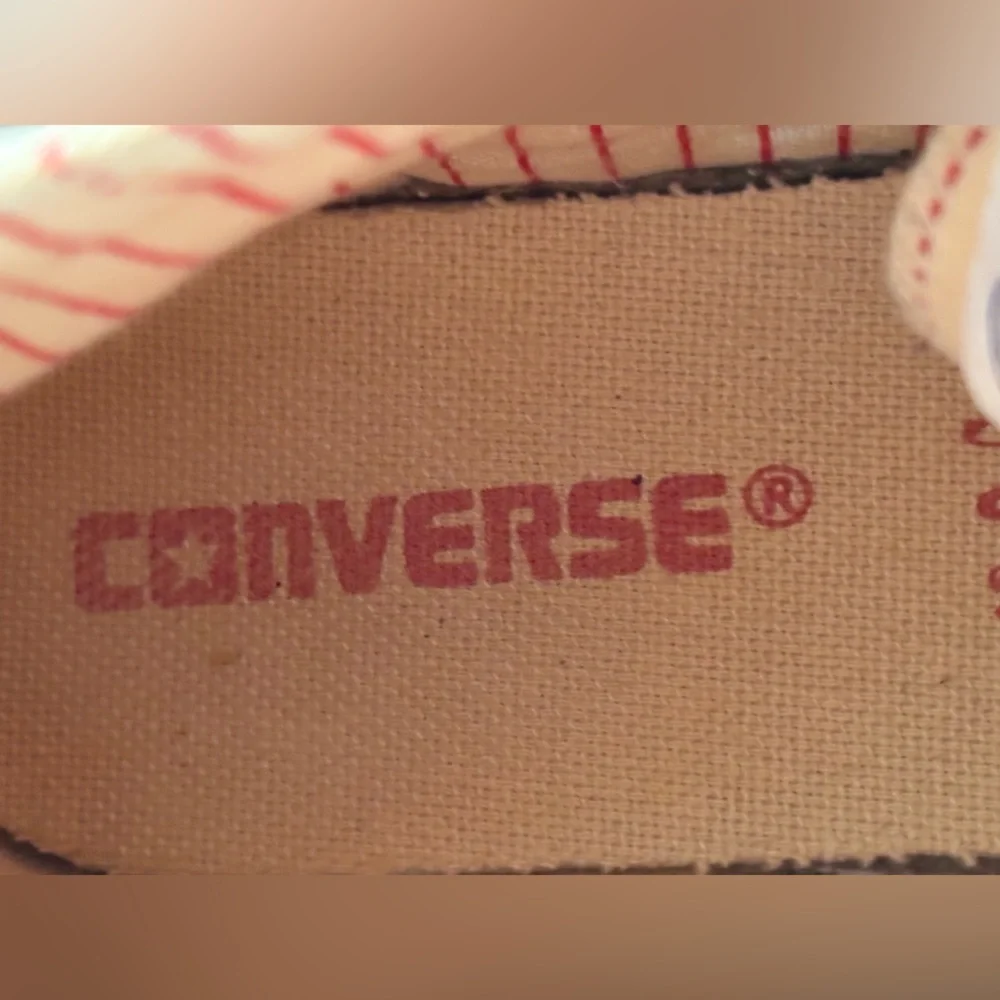 Converse Chuck Taylor High-Top Sneakers - Unisex size 5
